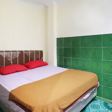 Hotel Ellysta Tangerang Exterior foto