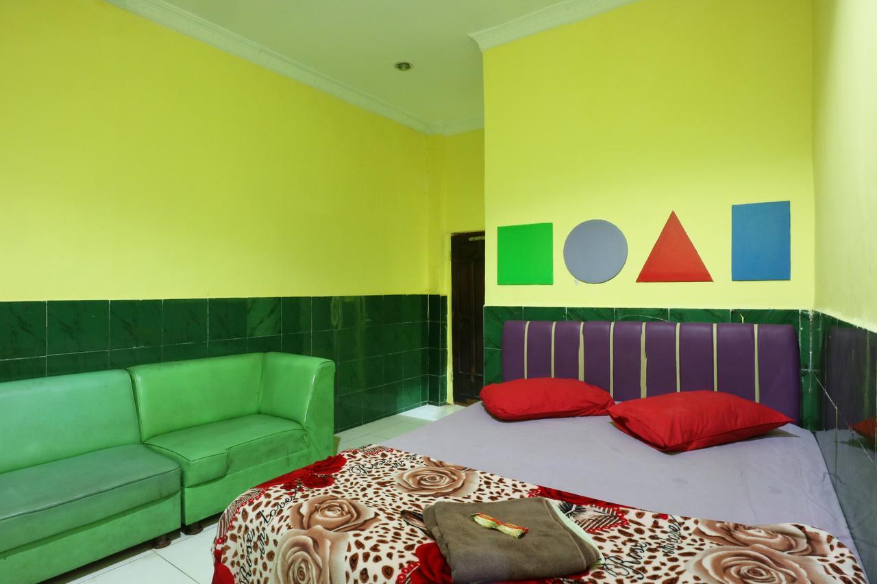 Hotel Ellysta Tangerang Exterior foto